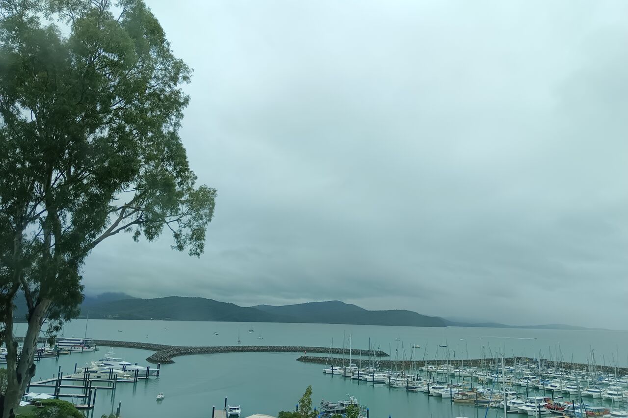 weiter nach Airlie Beach, vorbei am Hafen