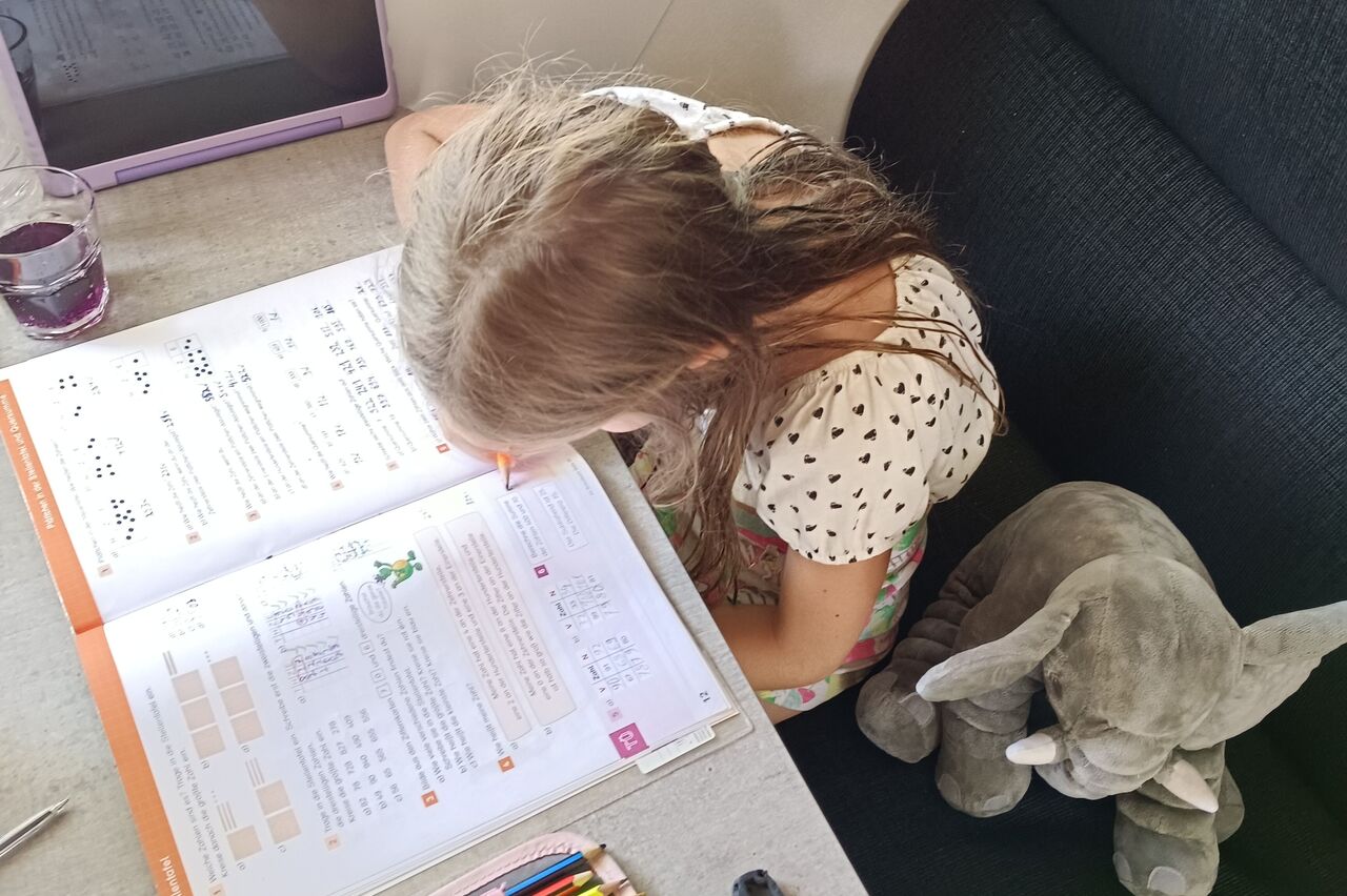 nun ist wieder Schulzeit, das klappt Dank Aufgabennachschub gut