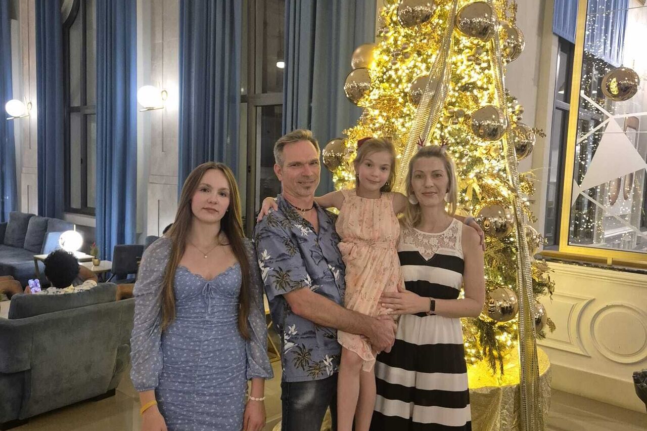 Wir vier - Heiligabend in der Hotellobby
