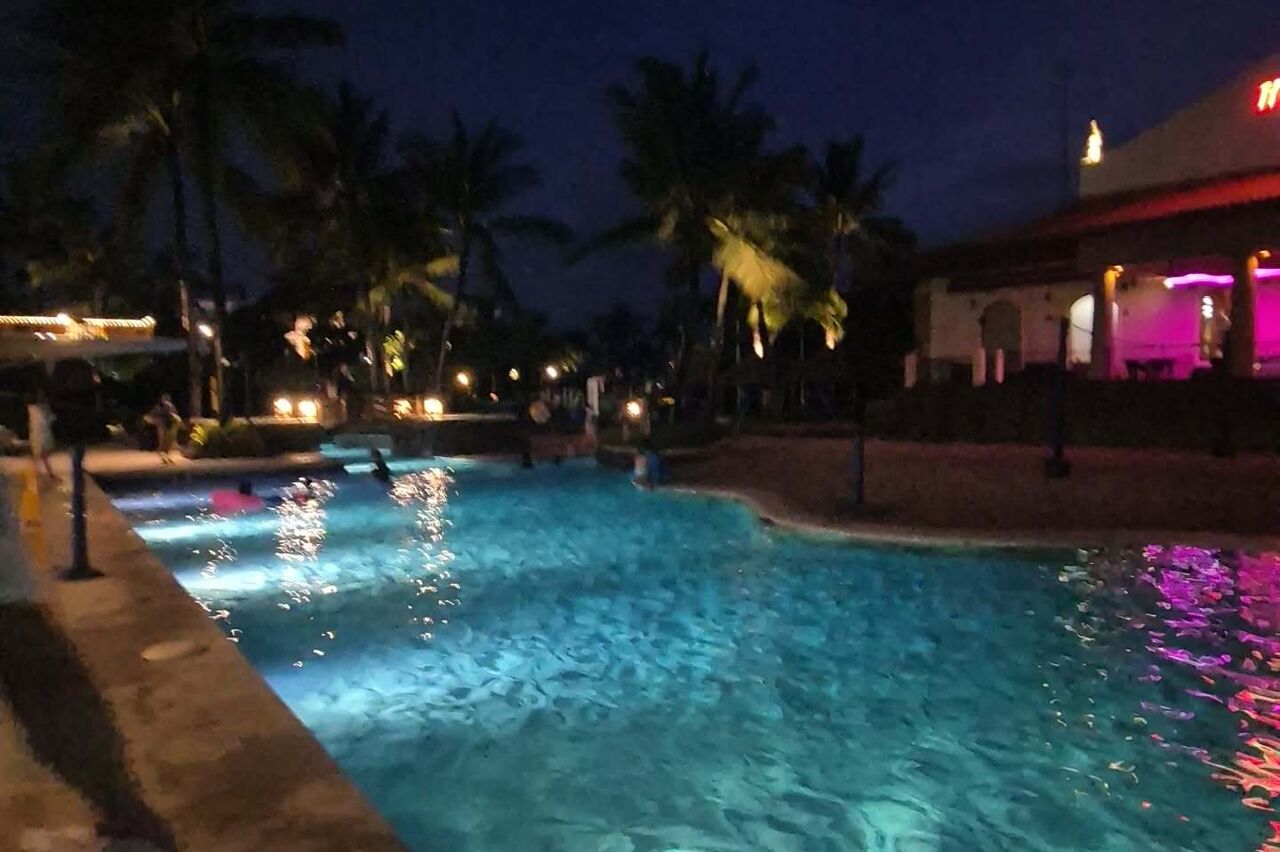 Abends hopsen wir nochmal in Pool