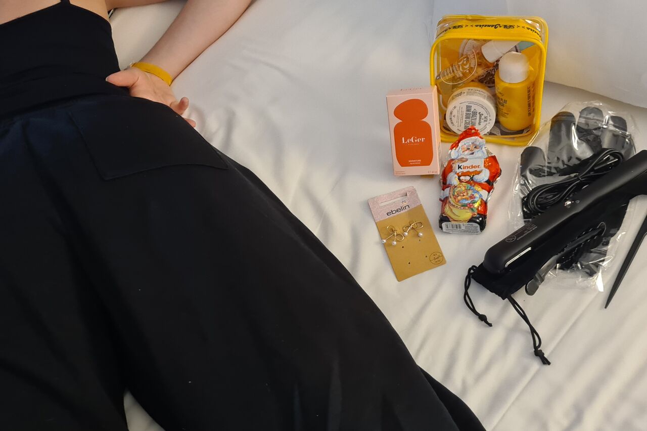 um die halbe Welt werden Geschenke gebracht,