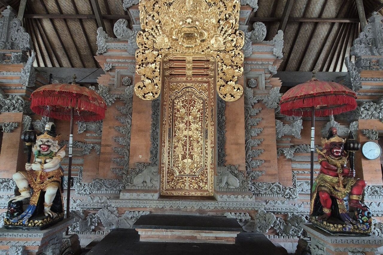 die nächste Station ist ein großer Tempel, das sind die community temple - für Feierlichkeiten des ganzen Ortes
