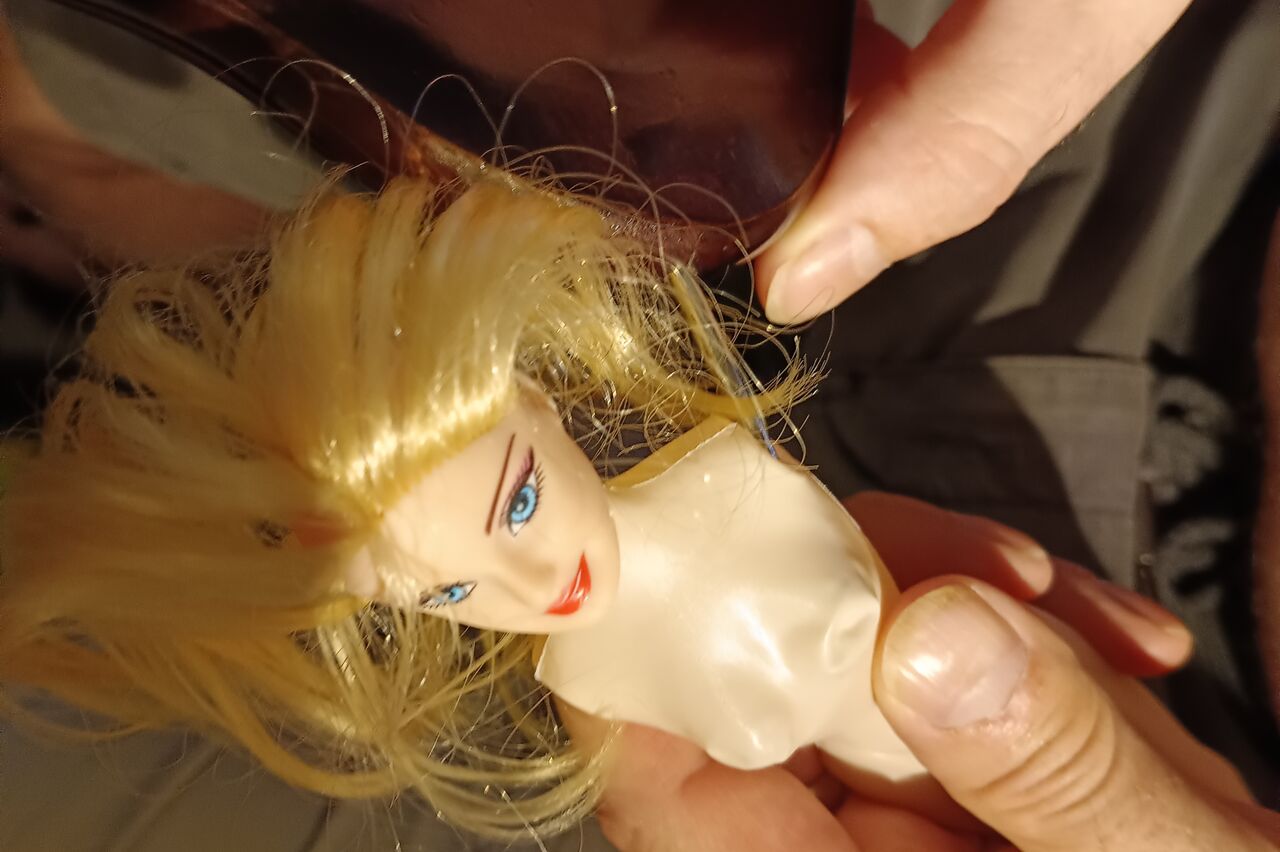 Puppendoktor Pille - ....oder auch kosmetische OP an dominikanischer Barbie