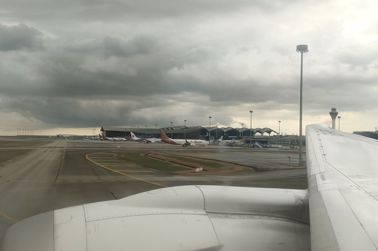 Kuala Lumpur Flughafen, wir sind sicher gelandet