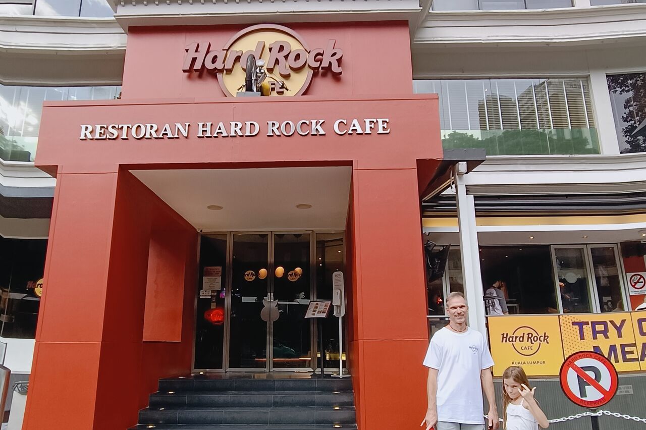 natürlich wieder ein muß, das Hard Rock Cafe Kuala Lumpur