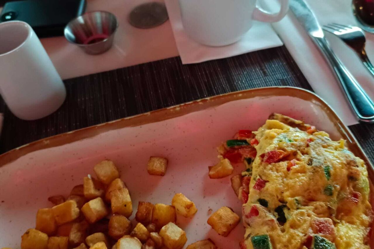 ..gutes Frühstück: deftig + Kaffee ;)