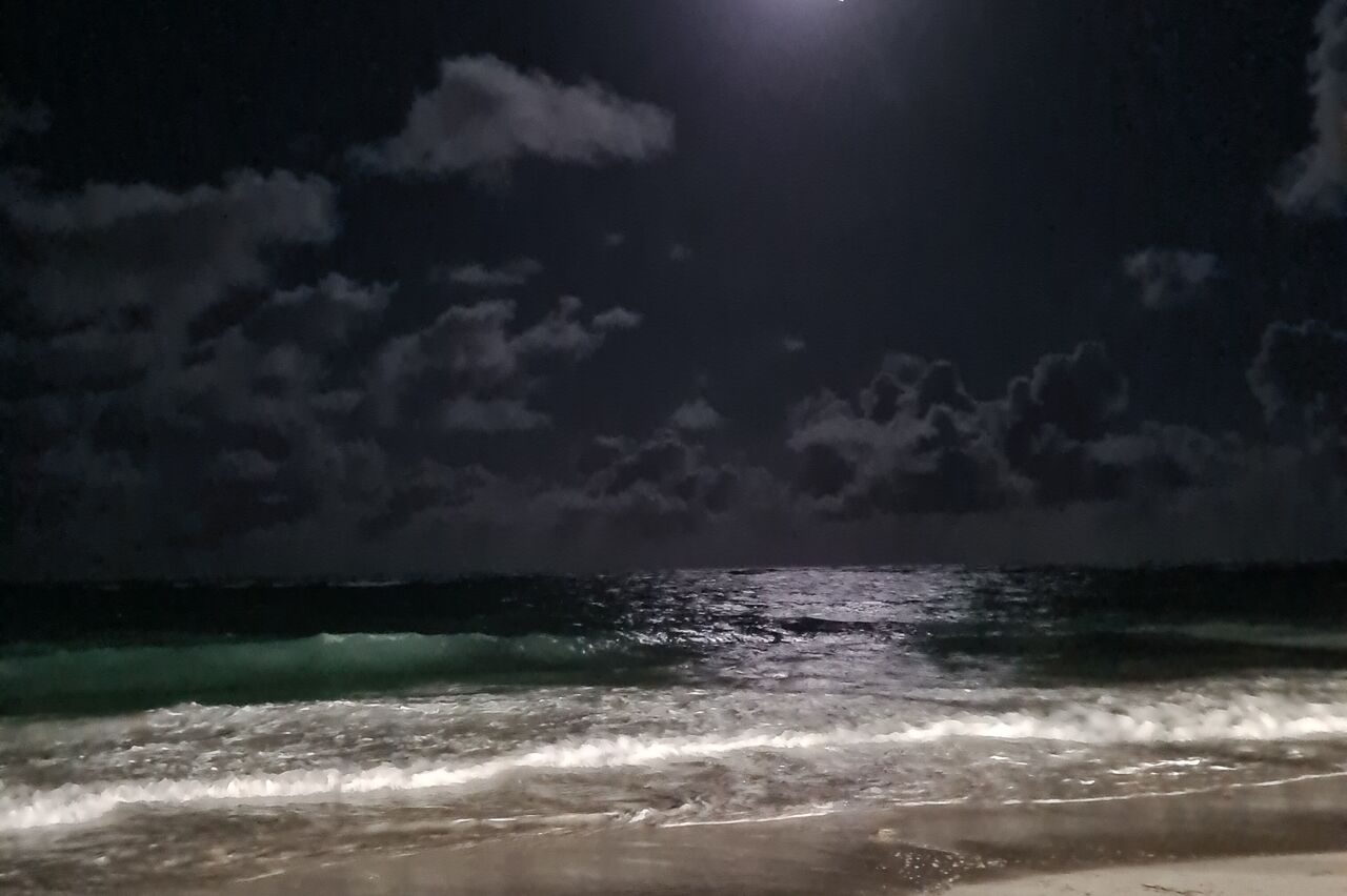 Auch ganz spät am Abend ist der Strand toll, ..