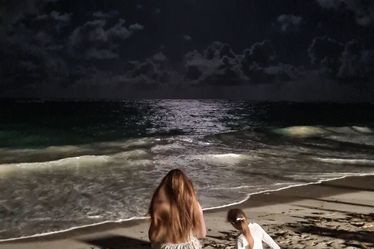 ..und wenn die Kinder dürften, wären sie immernoch im Meer ;)