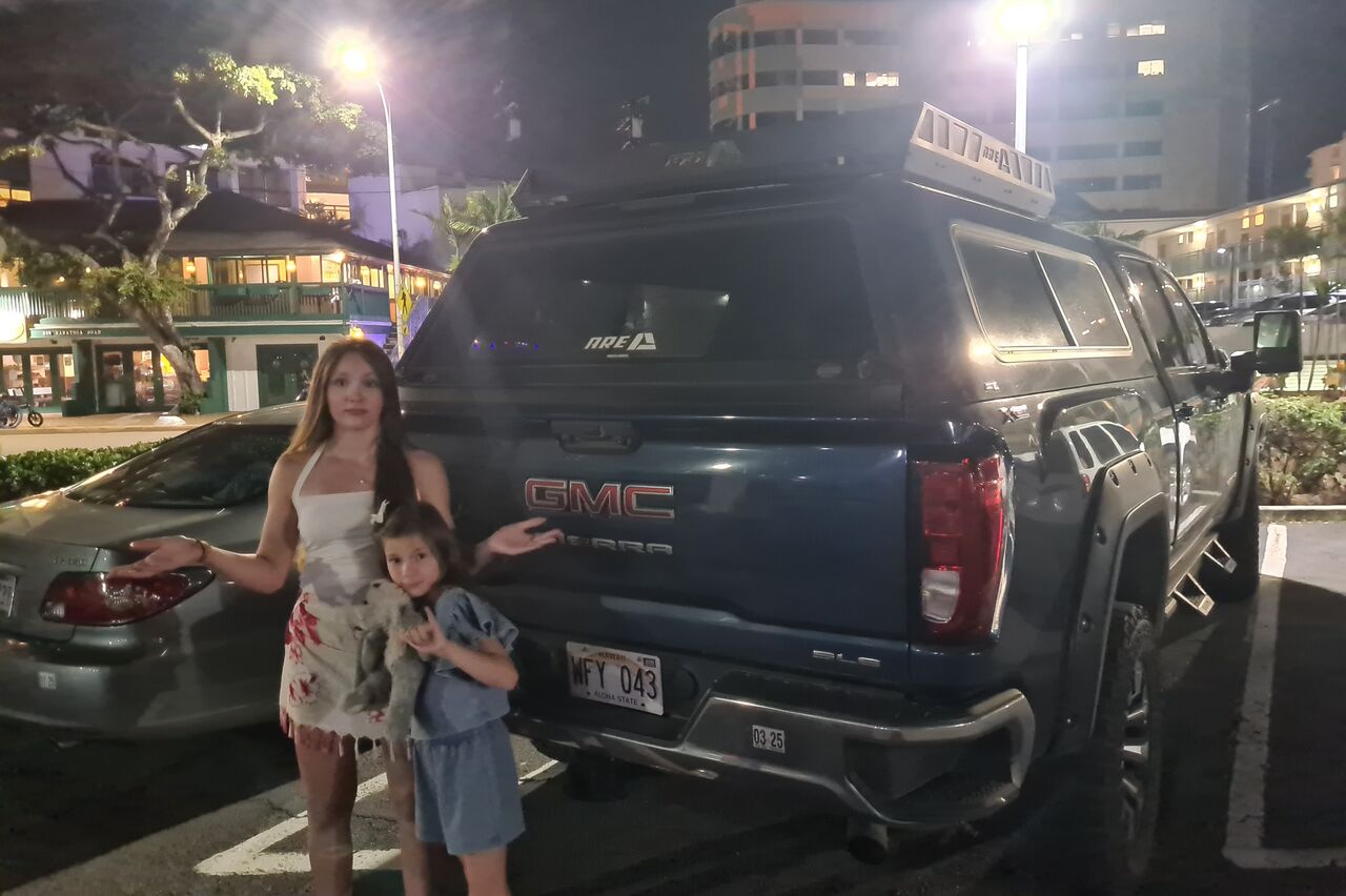 beim spazieren entdeckt: GMC Sierra - Riesenauto