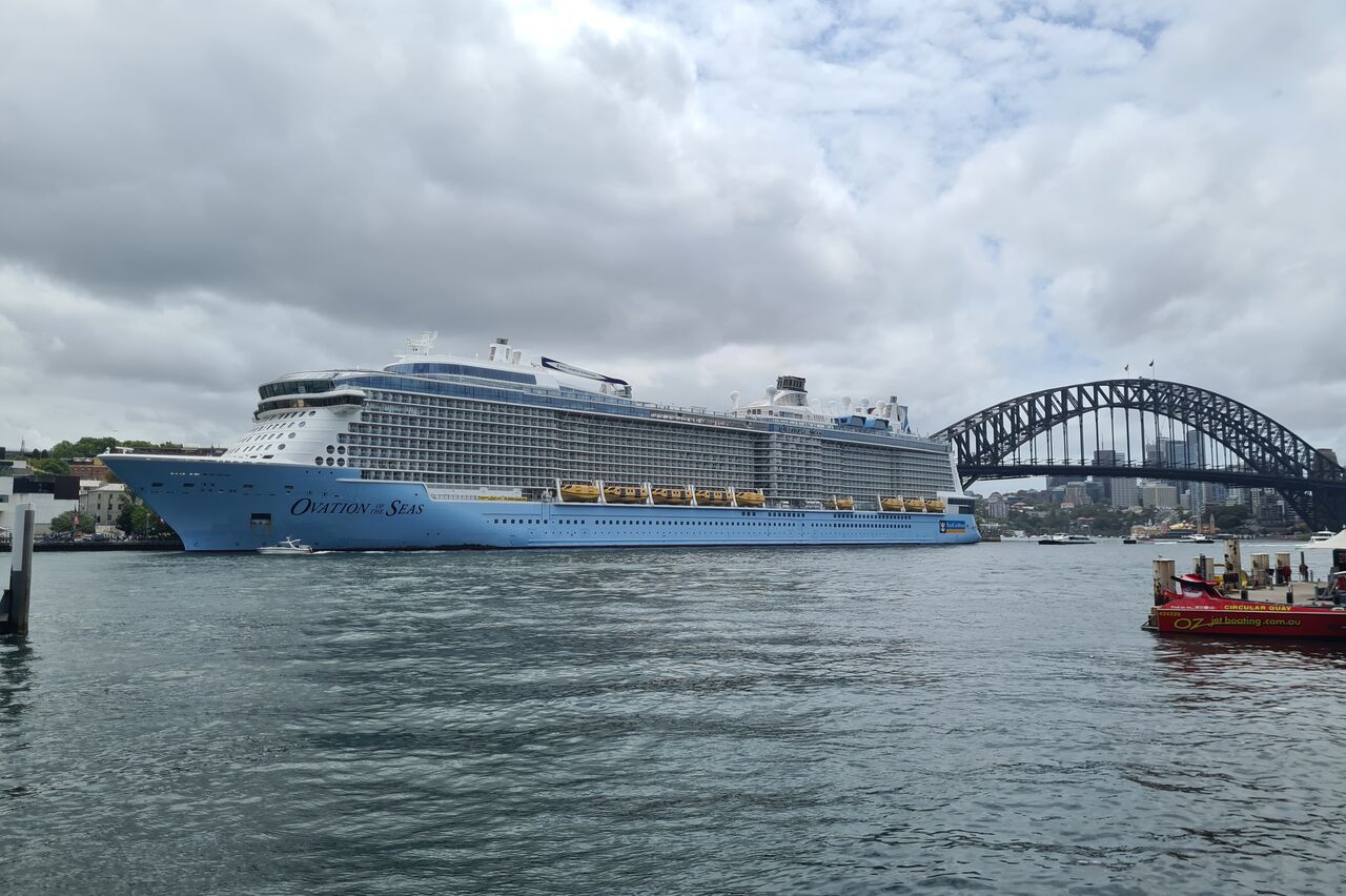 gestern lag hier noch das andere Kreuzfahrtschiff