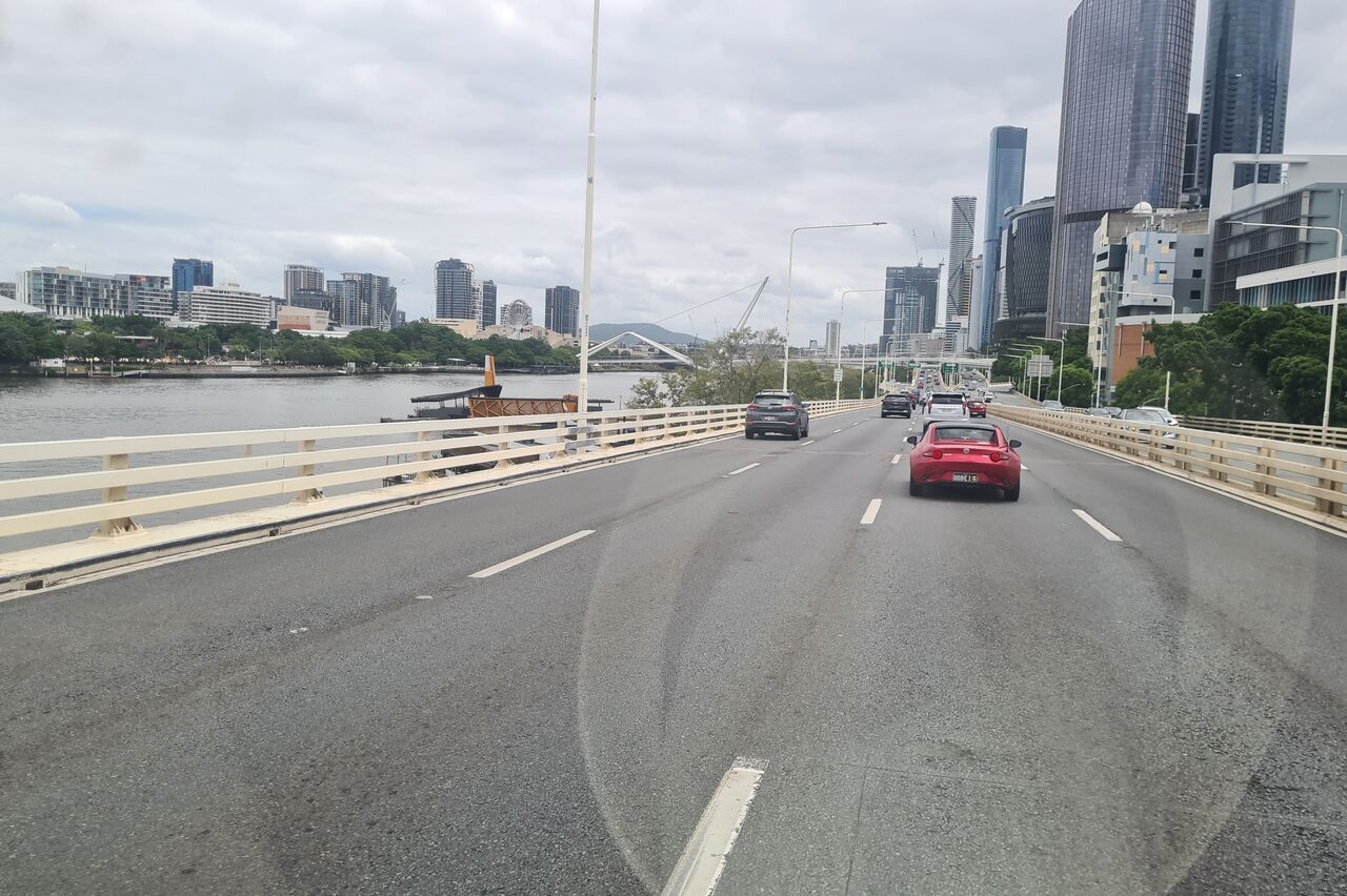 direkt durch Brisbane